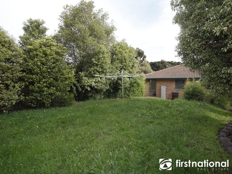 33 Bemersyde Drive, Berwick VIC 3806