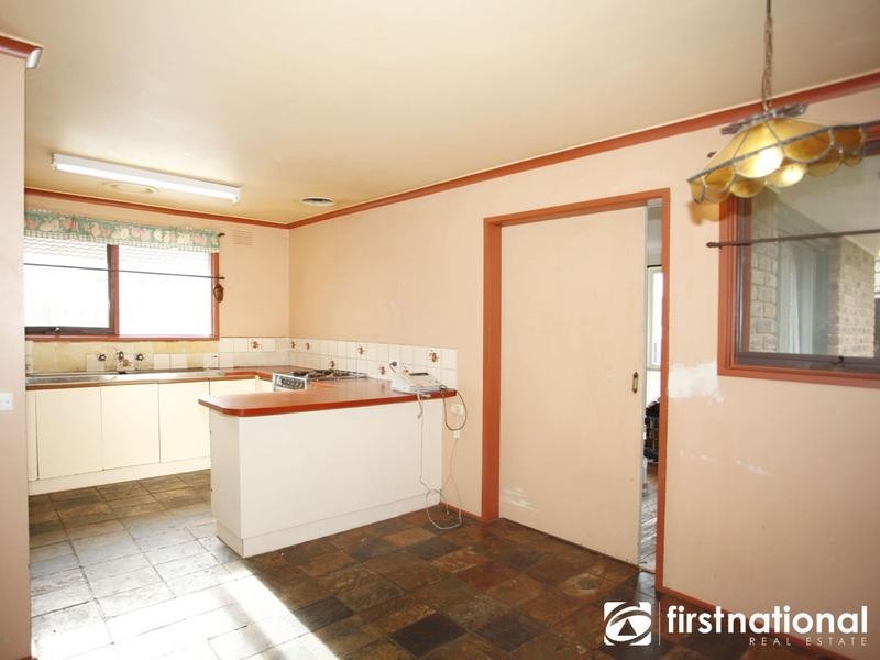 33 Bemersyde Drive, Berwick VIC 3806