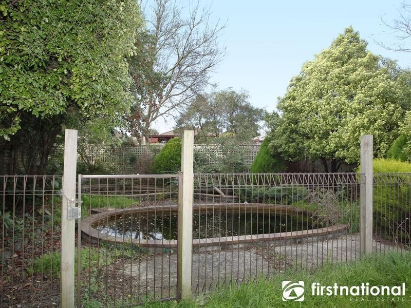 33 Bemersyde Drive, Berwick VIC 3806
