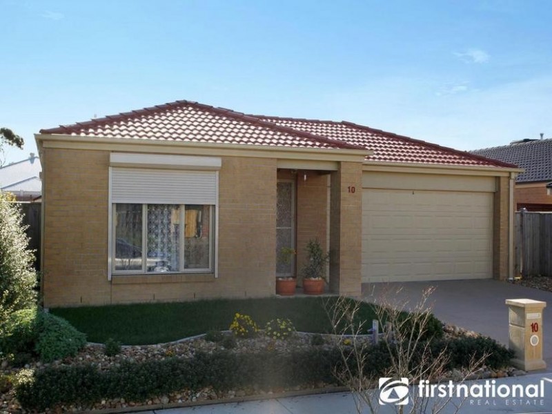 10 Longbow Terrace, Cranbourne North VIC 3977