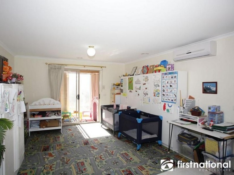 10 Longbow Terrace, Cranbourne North VIC 3977