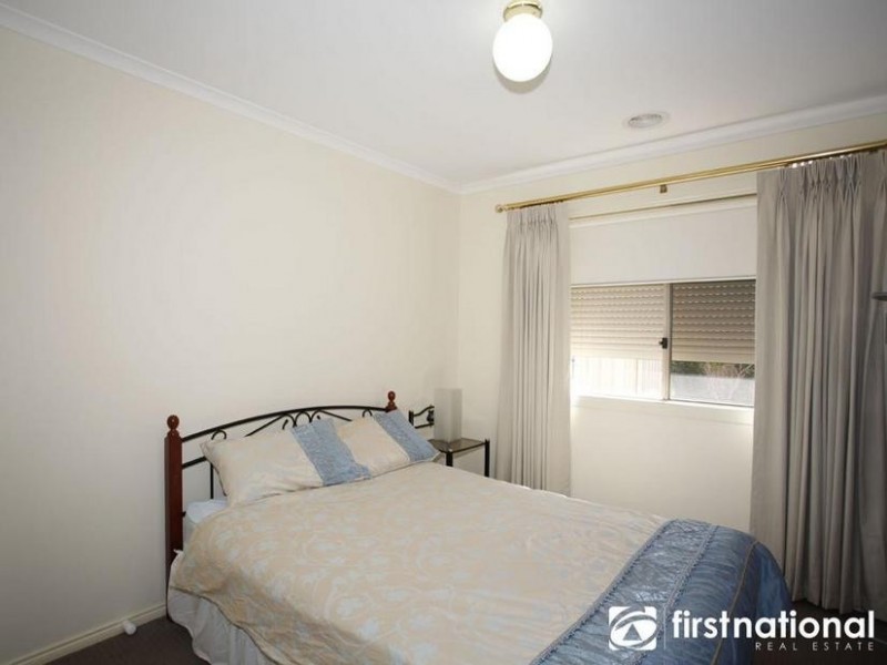 10 Longbow Terrace, Cranbourne North VIC 3977