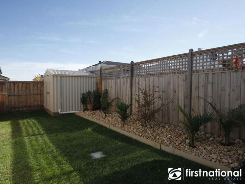 10 Longbow Terrace, Cranbourne North VIC 3977