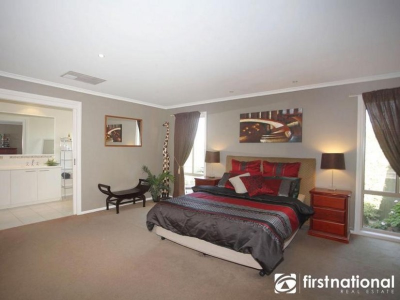 4 North Hidden Valley Circuit, Beaconsfield VIC 3807