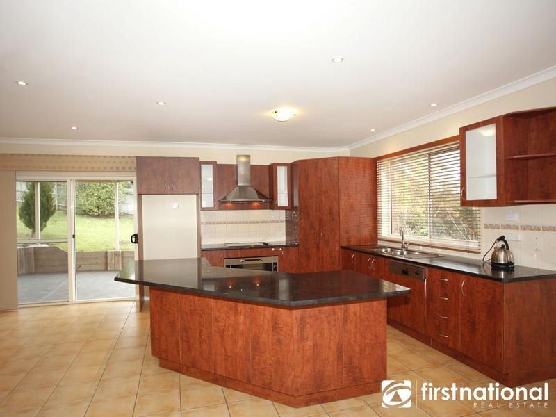 44 Edrington Park Drive, Berwick VIC 3806