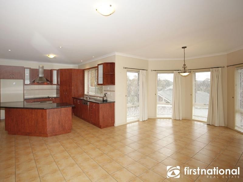 44 Edrington Park Drive, Berwick VIC 3806