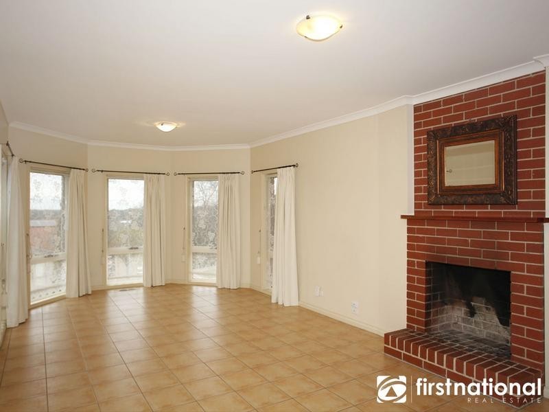 44 Edrington Park Drive, Berwick VIC 3806