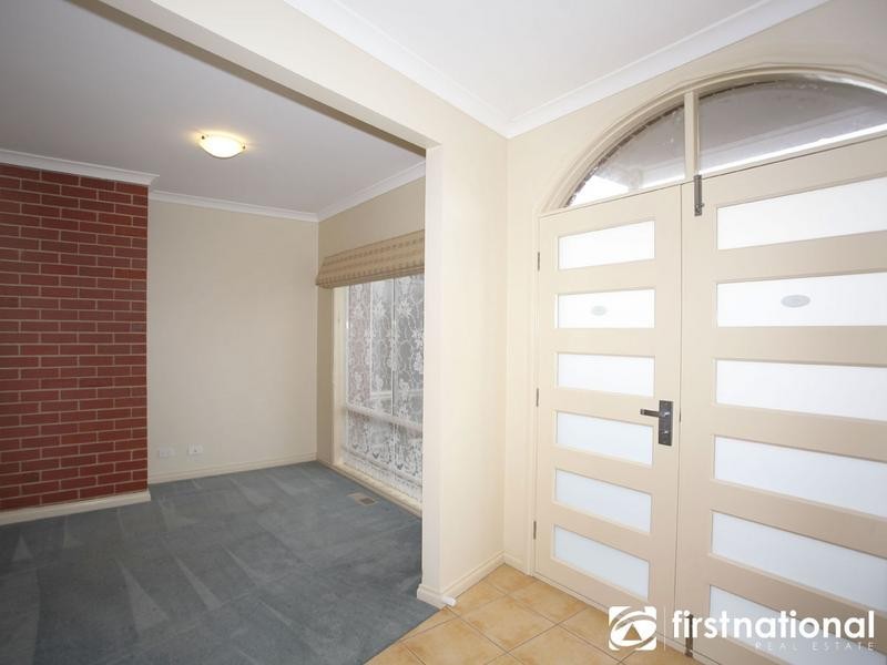 44 Edrington Park Drive, Berwick VIC 3806