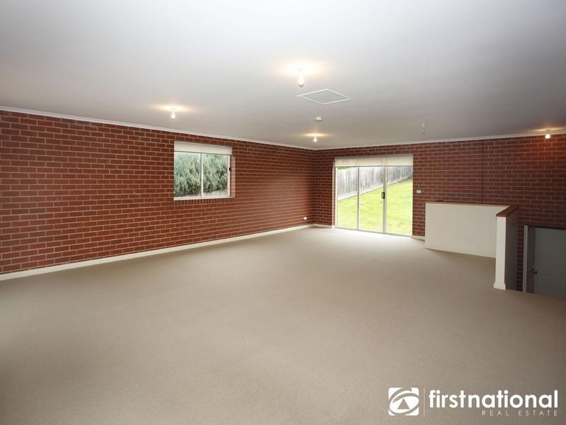 44 Edrington Park Drive, Berwick VIC 3806