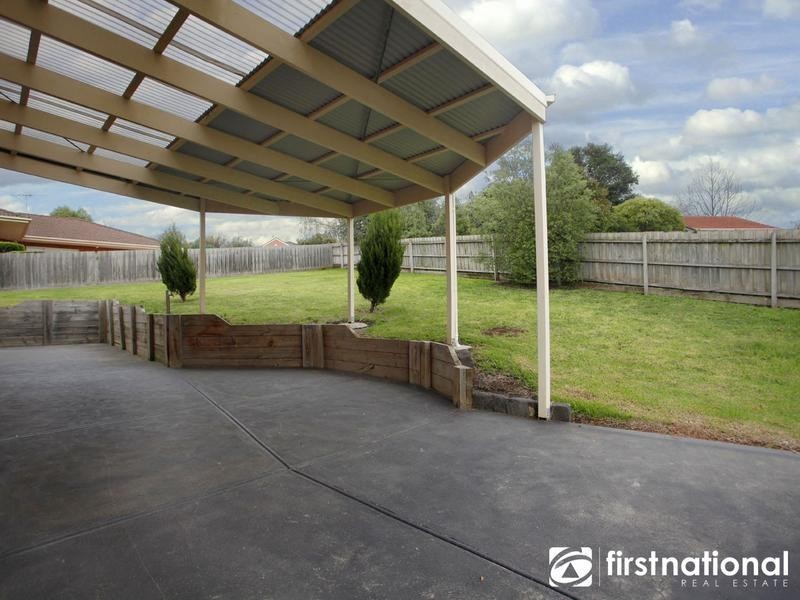 44 Edrington Park Drive, Berwick VIC 3806