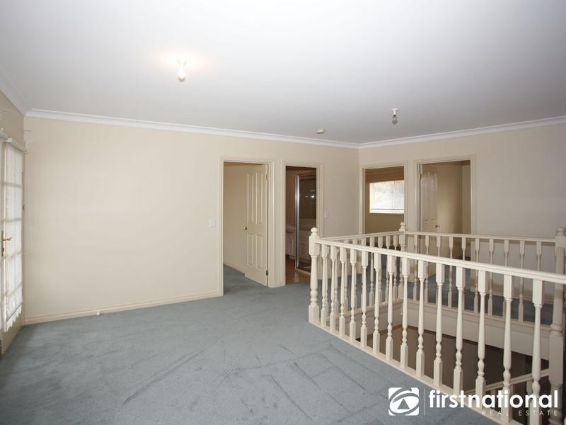 44 Edrington Park Drive, Berwick VIC 3806