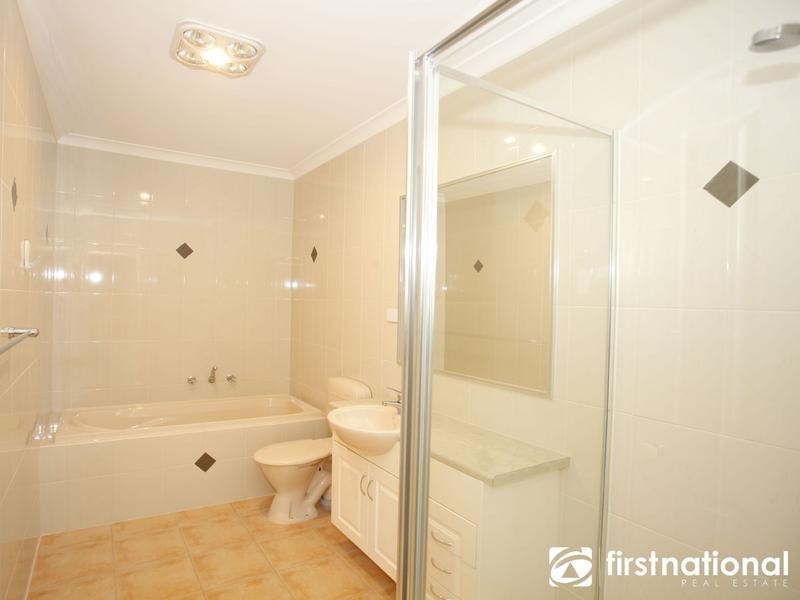 44 Edrington Park Drive, Berwick VIC 3806