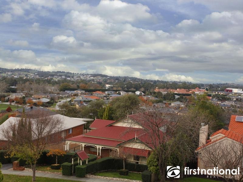 44 Edrington Park Drive, Berwick VIC 3806