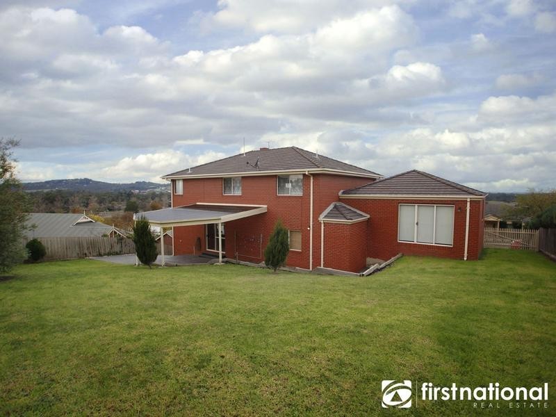 44 Edrington Park Drive, Berwick VIC 3806