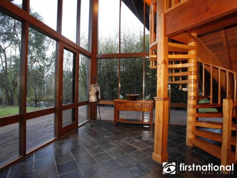 330 Bessie Creek Rd, Nar Nar Goon North VIC 3812