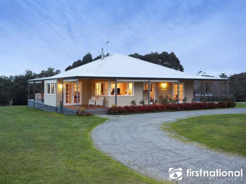 330 Bessie Creek Rd, Nar Nar Goon North VIC 3812
