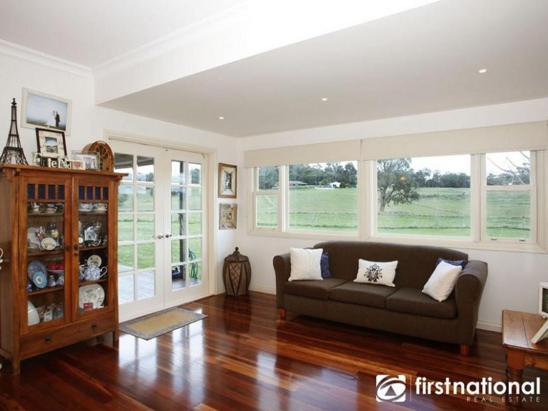 330 Bessie Creek Rd, Nar Nar Goon North VIC 3812