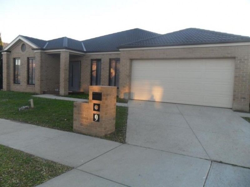 9 Middleton Grove, Berwick VIC 3806