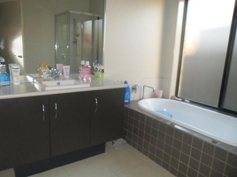 9 Middleton Grove, Berwick VIC 3806