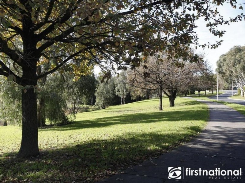 3 Tarrangower Place, Berwick VIC 3806