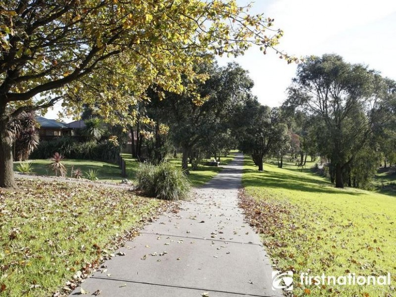 3 Tarrangower Place, Berwick VIC 3806