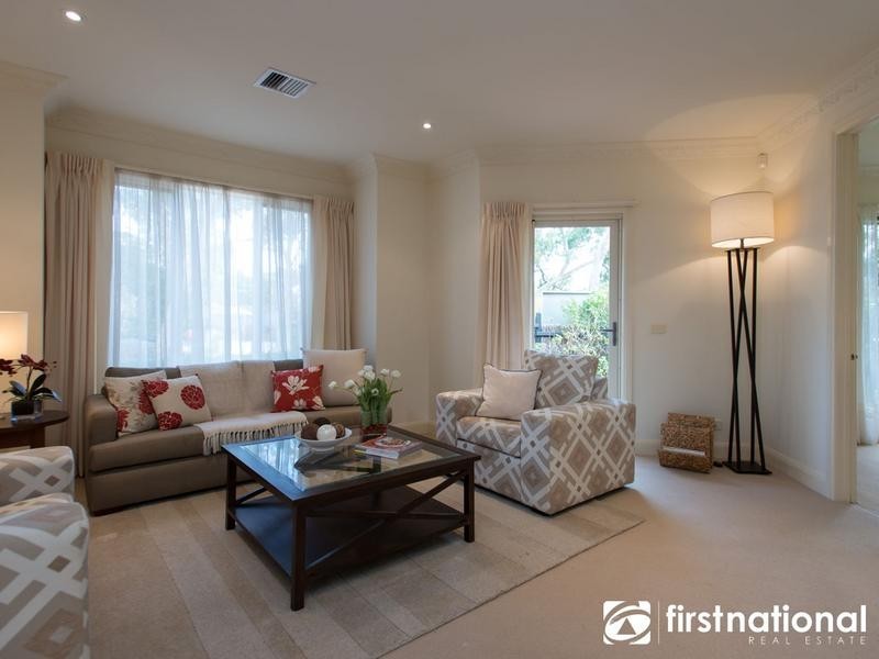 2/11 Brisbane Street, Berwick VIC 3806