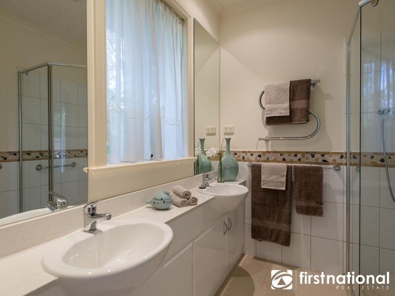 2/11 Brisbane Street, Berwick VIC 3806