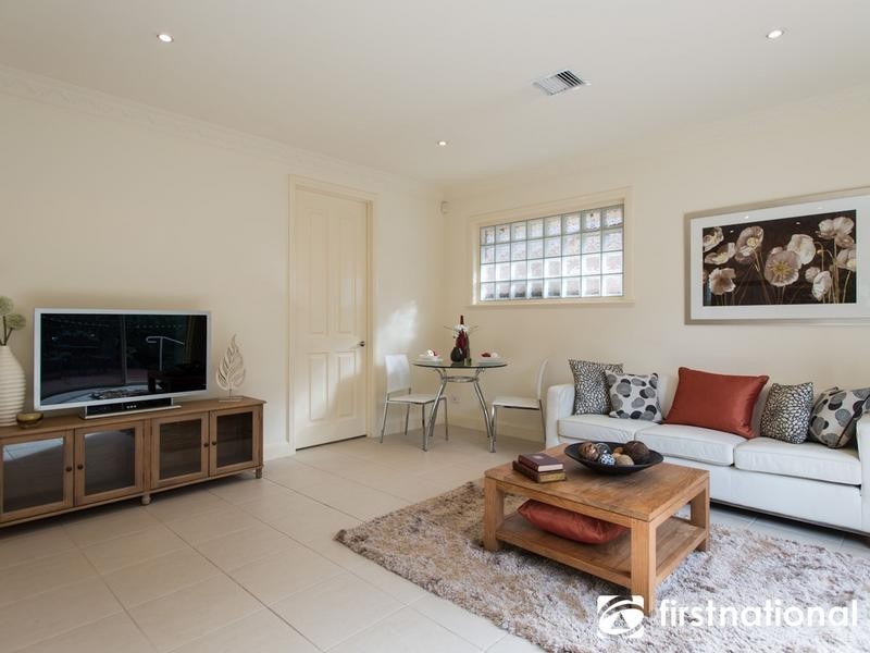 2/11 Brisbane Street, Berwick VIC 3806