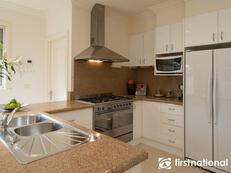 2/11 Brisbane Street, Berwick VIC 3806