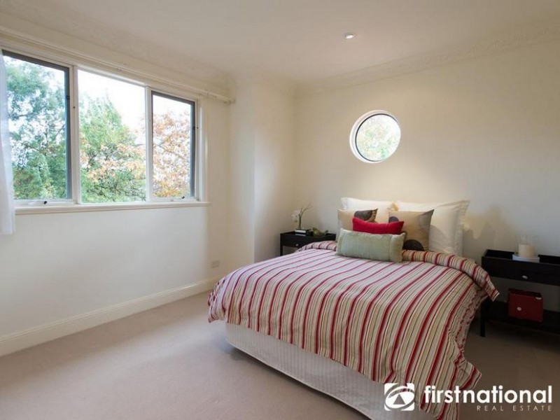 2/11 Brisbane Street, Berwick VIC 3806