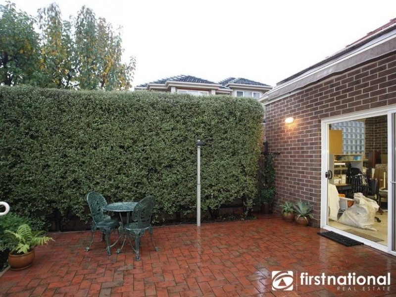 2/11 Brisbane Street, Berwick VIC 3806