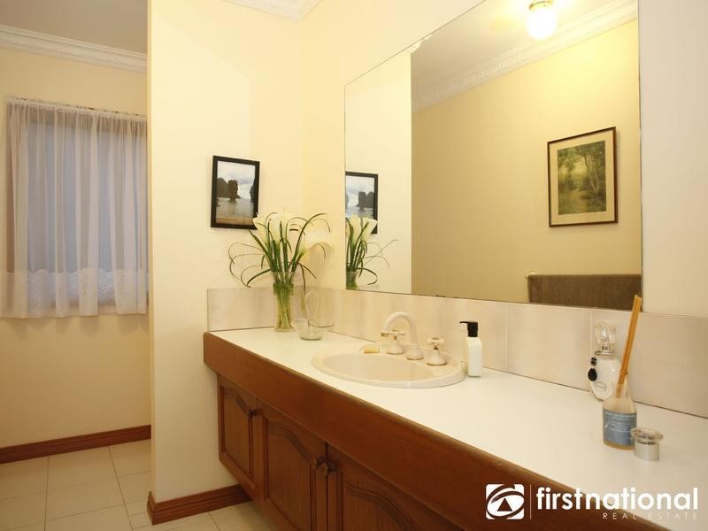 15 Outlook Drive, Berwick VIC 3806