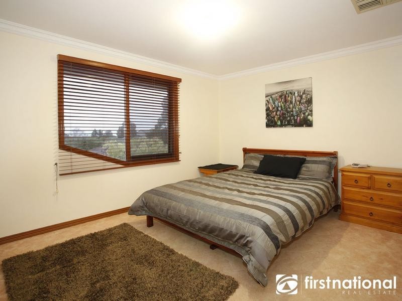 15 Outlook Drive, Berwick VIC 3806