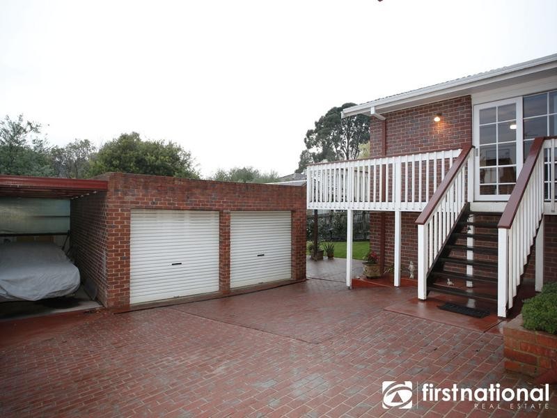 15 Outlook Drive, Berwick VIC 3806