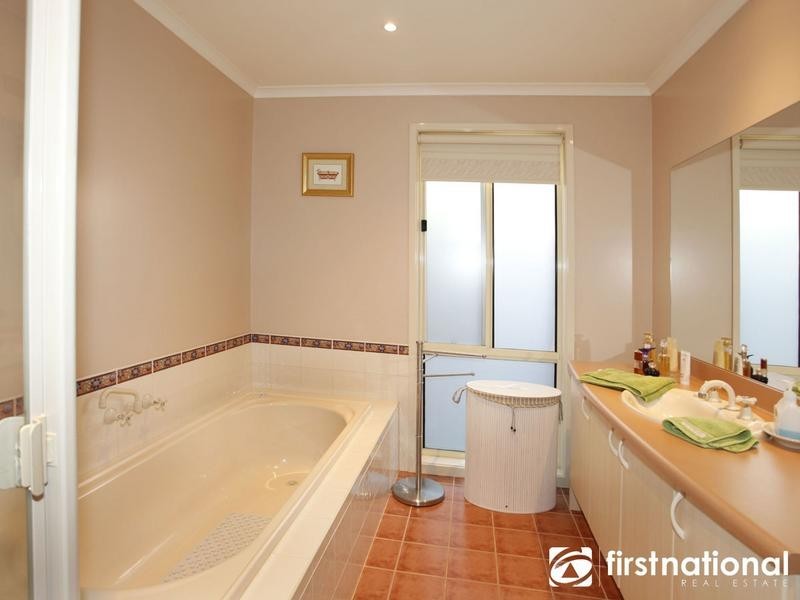 4 Ellen Road, Narre Warren South VIC 3805