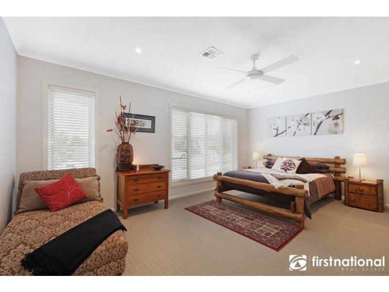 14 McNair Court, Berwick VIC 3806