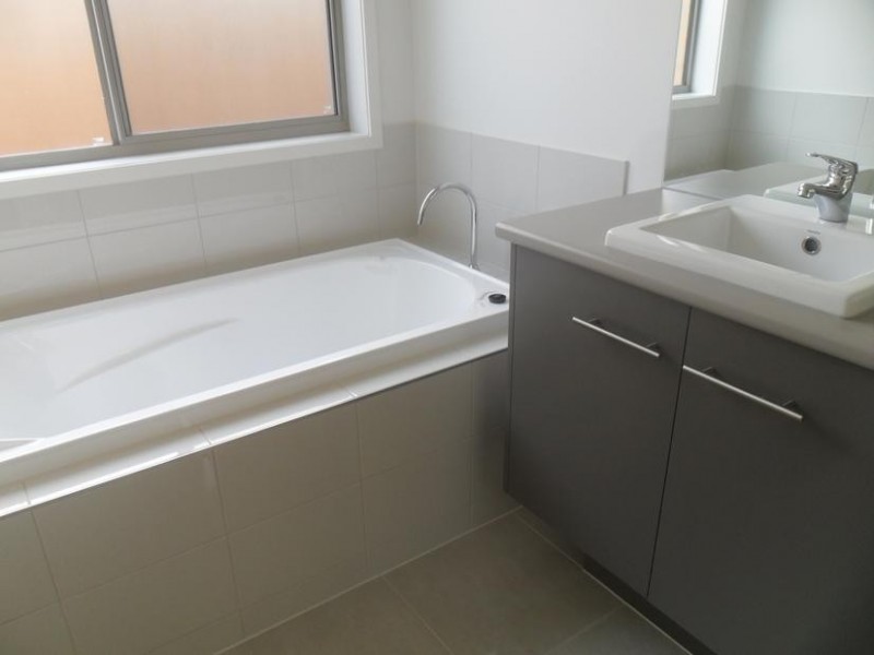 27 Celestine Drive, Officer VIC 3809