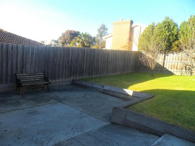 7 Shannon Way, Berwick VIC 3806