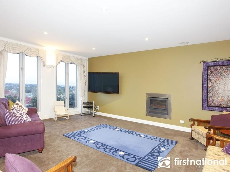 9 Emerson Court, Berwick VIC 3806