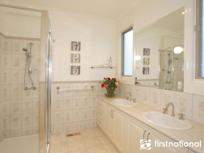 9 Emerson Court, Berwick VIC 3806