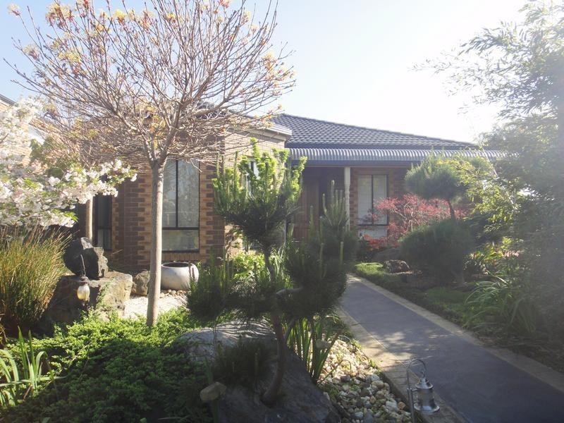 9 Mcilwraith Court, Berwick VIC 3806
