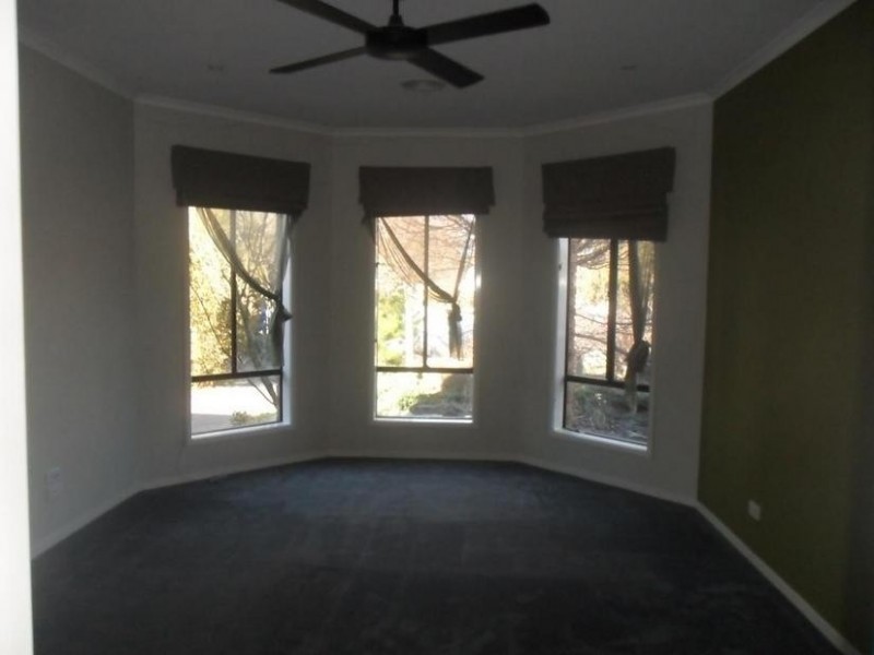 9 Mcilwraith Court, Berwick VIC 3806