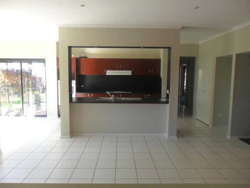 9 Mcilwraith Court, Berwick VIC 3806