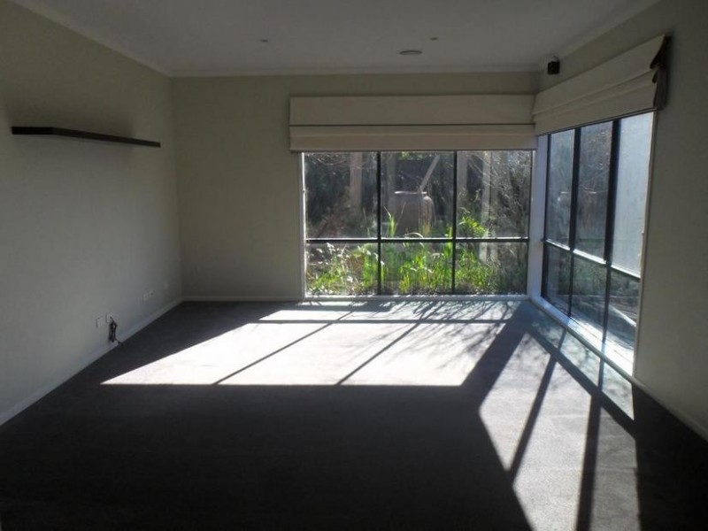 9 Mcilwraith Court, Berwick VIC 3806