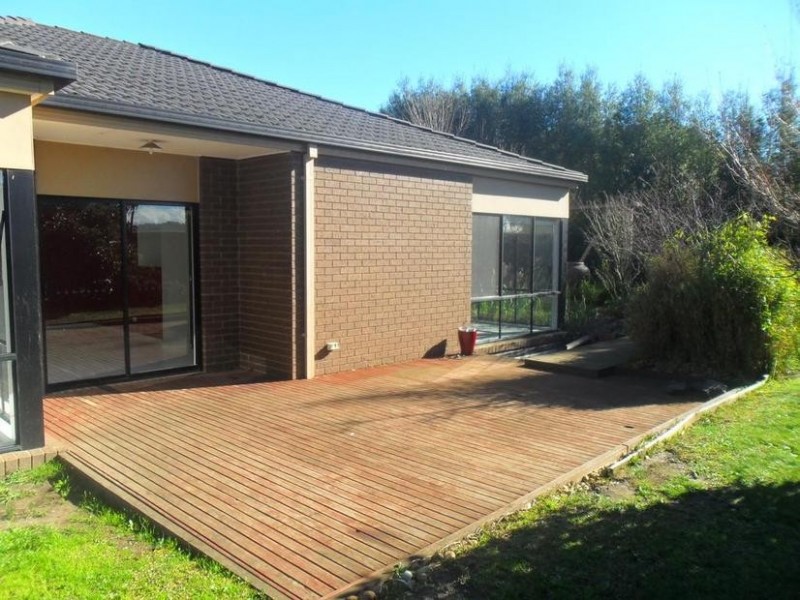 9 Mcilwraith Court, Berwick VIC 3806