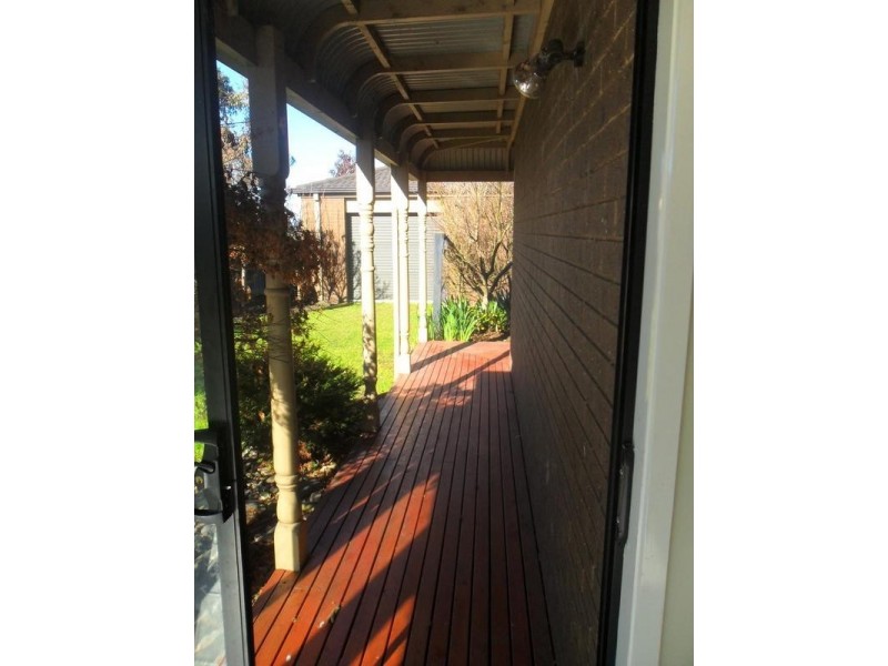 9 Mcilwraith Court, Berwick VIC 3806