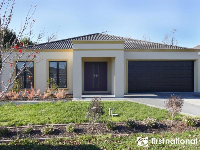 10 Mandurah Chase, Berwick VIC 3806