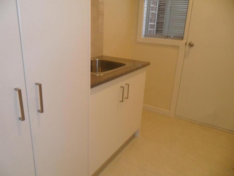 2/7 Henty Street, Pakenham VIC 3810