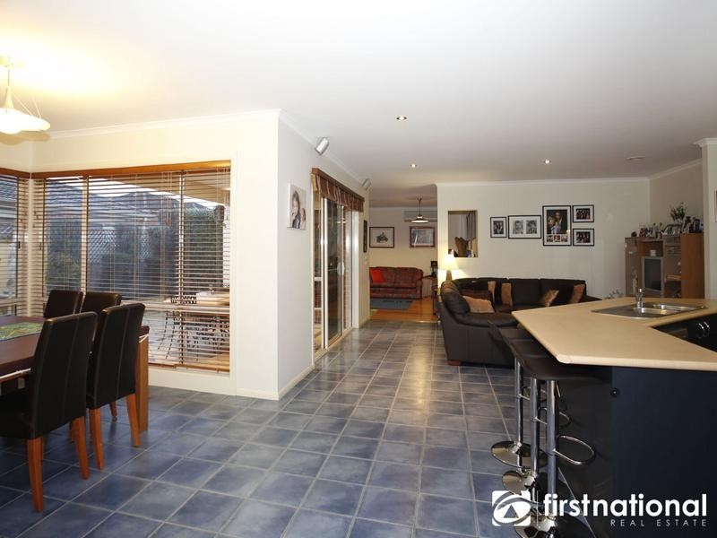 16 Ellen Road, Narre Warren South VIC 3805
