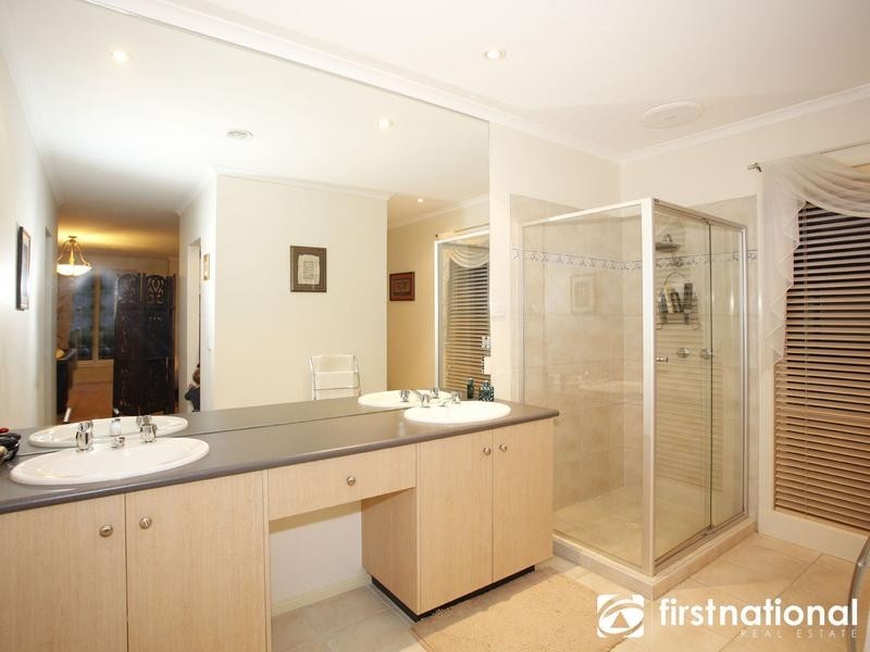 16 Ellen Road, Narre Warren South VIC 3805